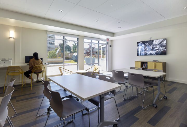 VMWP, Verana Hill, east bay affordable housing, community court — Photography: Ken Gutmaker