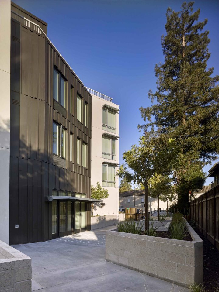 Eagle Park, veterans affordable housing, landscaped side walkway — Photography: Ken Gutmaker