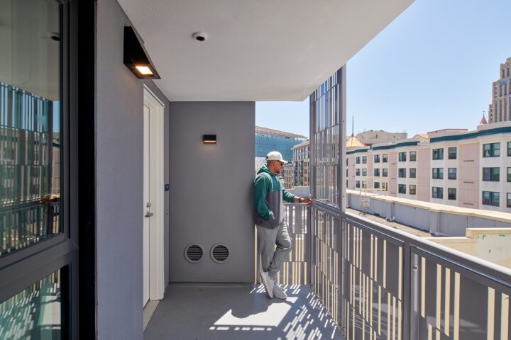 180 Jones, San Francisco affordable housing architect, private balcony view — VMWP