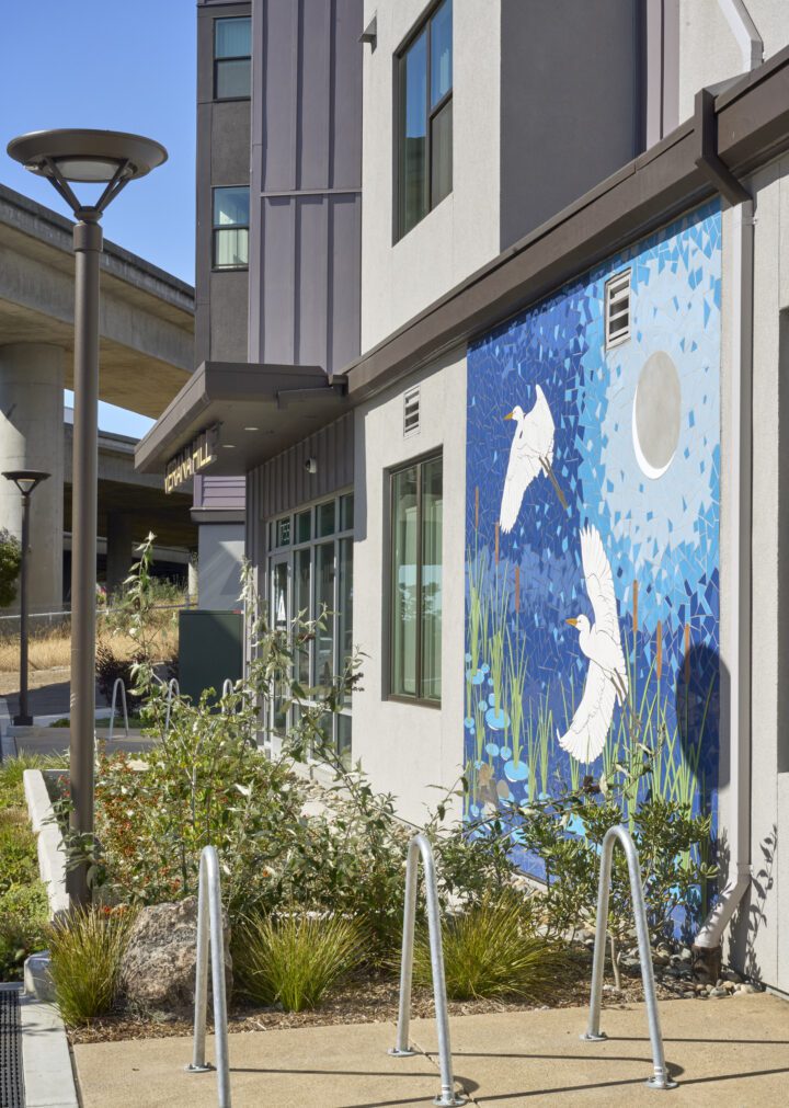 VMWP, Verana Hill, east bay affordable housing, mural — Photography: Ken Gutmaker