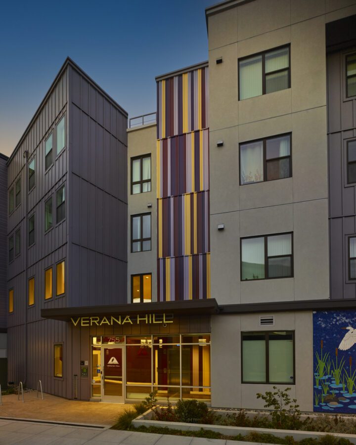 VMWP, Verana Hill, east bay affordable housing, dusk entry — Photography: Ken Gutmaker