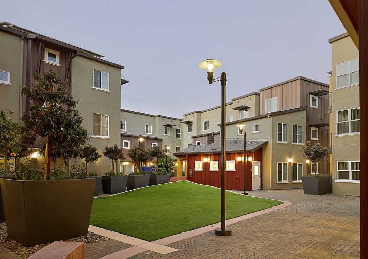 VMWP-Arboleda-affordable_family-housing-disabled-supportive_housing-courtyard