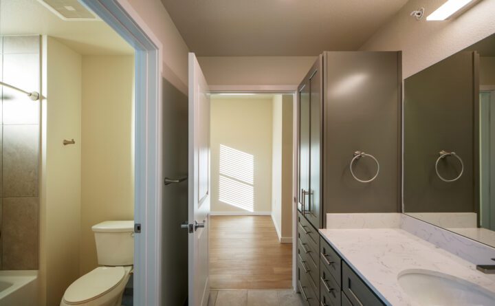 VMWP-Ascent_on_Hover-affordable_housing with childcare ECE unit hallways — Photography: Matt Staver