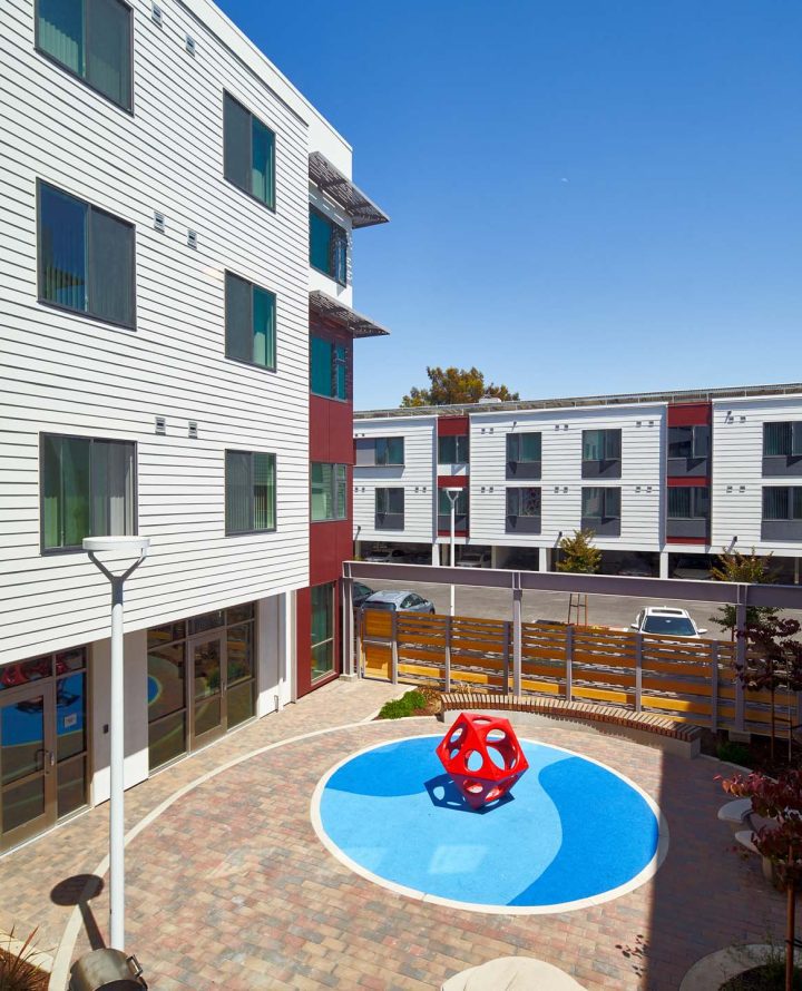 VMWP-Bell-Street-affordable_housing-motel_conversion-supportive-homeless-reuse-playground-across street — Photo: Keith Baker