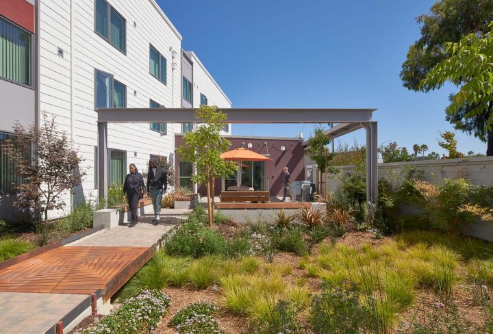 VMWP-Bell-Street-affordable_housing-motel_conversion-supportive-homeless-reuse-garden — Photo: Keith Baker