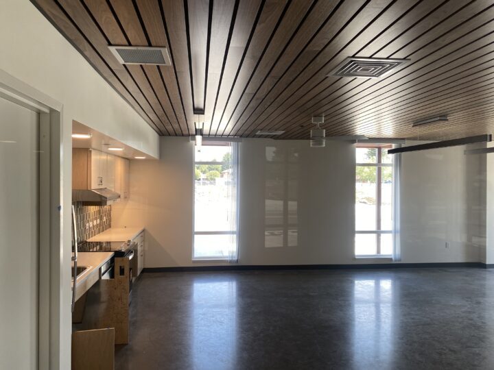 VMWP-MidPen-affordable_housing-Casa Roseland community room — Image: VMWP