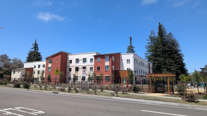 Oak Gardens, Menlo Park, affordable housing veterans, corner shot — VMWP