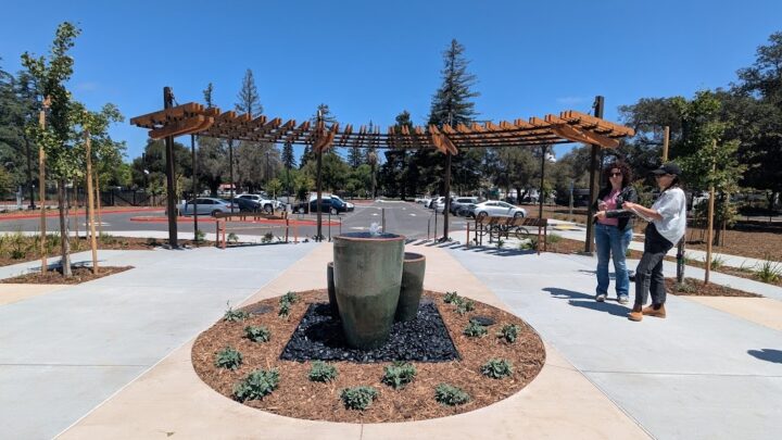 Oak Gardens, Menlo Park, affordable housing veterans, courtyard — VMWP