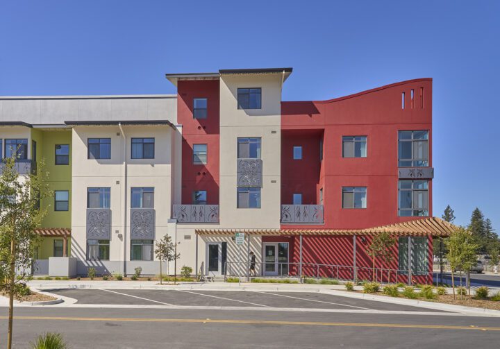 MidPen's Casa Roseland , VMWP affordable housing architect, exterior view — Image: Ken Gutmaker