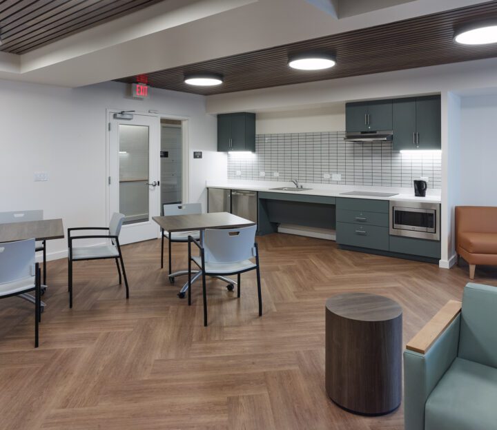 VMWP-Vivalon-affordable_housing-senior_housing-community room — Photography: Ken Gutmaker