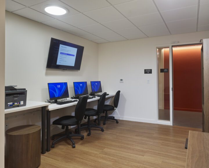 VMWP-Vivalon-affordable_housing-senior_housing-computer lab — Photography: Ken Gutmaker