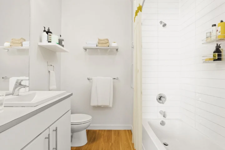 Modular Housing VMWP Denver Colorado bathroom — Image: cornerstoneapartments.com